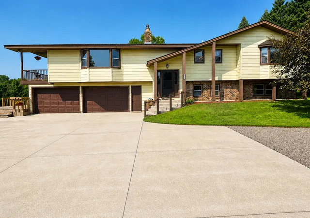 Homes for sale in Annandale, MN | 7409 Isaak Ave Nw, Annandale, MN 55302 | MLS# 7066661