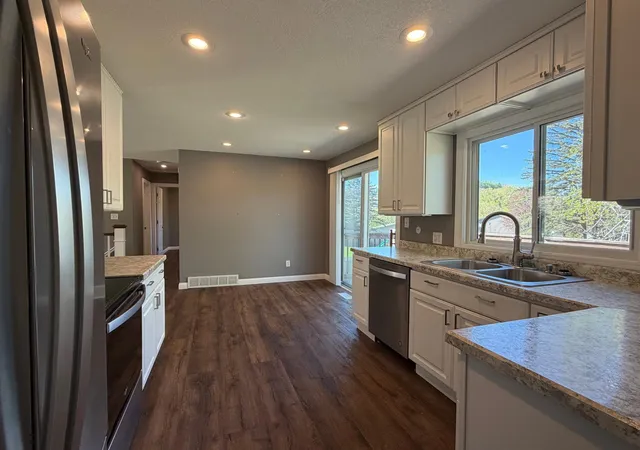 5th image of 1020 Pioneer Rd, Red Wing, MN 55066 | MLS# 7066719