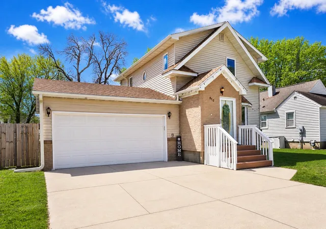 1st image of 810 10th Ave Se, Austin, MN 55912 | MLS# 7066851