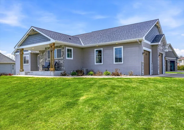 Homes for sale in Lindstrom, MN | 31722 Marshview Ct, Lindstrom, MN 55045 | MLS# 7067019