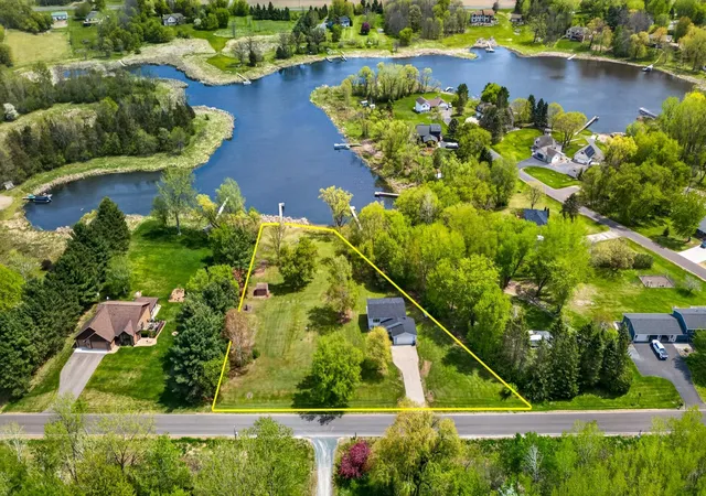 Homes for sale in Lindstrom, MN | 33067 Nueman Trl, Lindstrom, MN 55045 | MLS# 7067118