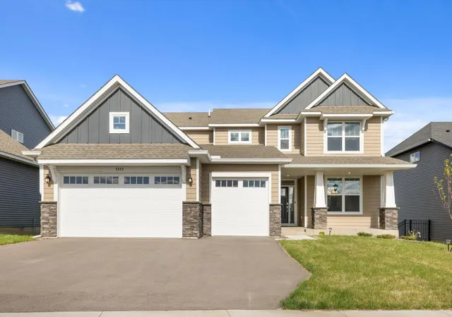 1st image of 5345 Chapin Ln, Saint Paul, MN 55129 | MLS# 7067127
