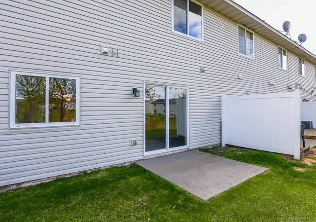 Homes for sale in New Richmond, WI | 1215 West Edge Pl, New Richmond, WI 54017 | MLS# 7067135