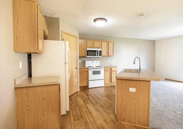 Homes for sale in New Richmond, WI | 1215 West Edge Pl, New Richmond, WI 54017 | MLS# 7067135