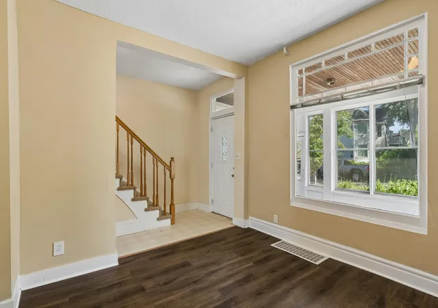 3rd image of 1145 Beech St, Saint Paul, MN 55106 | MLS# 7067311