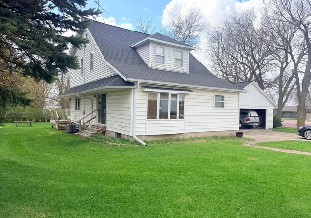 Photo 3 of Single family home for sale at 451 Paul Ave, Lake Wilson, MN 56151 | MLS# 7067332 | Listing updated on 2026-07-21