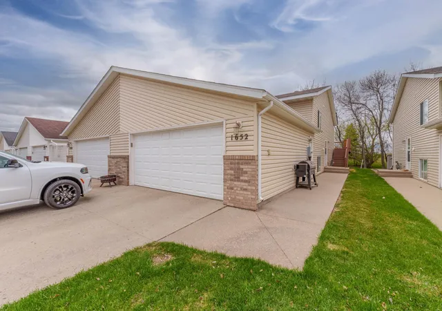 Homes for sale in West Fargo, ND | 1652 10th St W, West Fargo, ND 58078 | MLS# 7067338