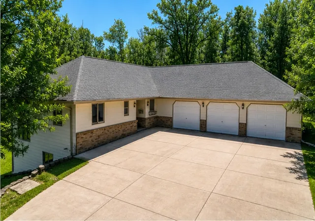 1st image of 1012 Maple Ridge Ct Nw, Bemidji, MN 56601 | MLS# 7067380