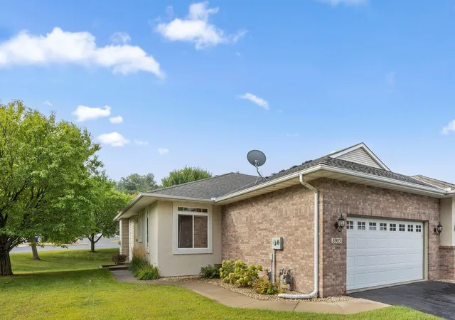 Photo 2 of Single family home for sale at 8903 Preserve Trl, Savage, MN 55378 | MLS# 7067392 | Listing updated on 2026-10-08