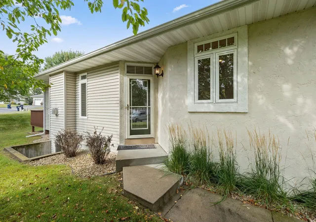 Photo 3 of Single family home for sale at 8903 Preserve Trl, Savage, MN 55378 | MLS# 7067392 | Listing updated on 2026-10-08