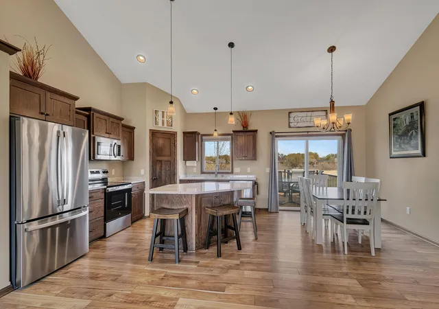 2nd image of 1704 Knottingham Dr, Sartell, MN 56377 | MLS# 7067472