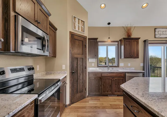 Photo 4 of Sale Pending at 1704 Knottingham Dr, Sartell, MN 56377 | MLS# 7067472 | Listing updated on 2026-08-31