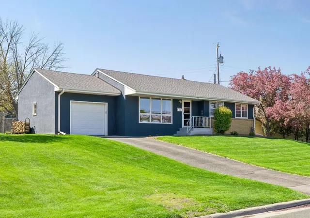 2nd image of 216 Reid Ln, South Saint Paul, MN 55075 | MLS# 7067523