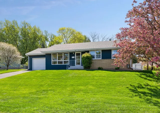 3rd image of 216 Reid Ln, South Saint Paul, MN 55075 | MLS# 7067523