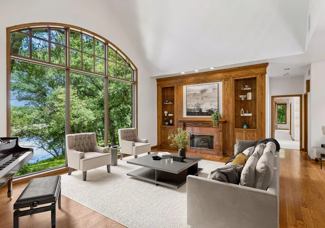 Photo 1 of Single family home for sale at 7 Mallard Ln, Saint Paul, MN 55127 | MLS# 7067667 | Listing updated on 2026-10-02
