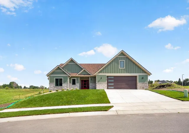 Photo 2 of Single family home for sale at 2362 Ponderosa Pl Sw, Rochester, MN 55902 | MLS# 7067675 | Listing updated on 2026-09-19