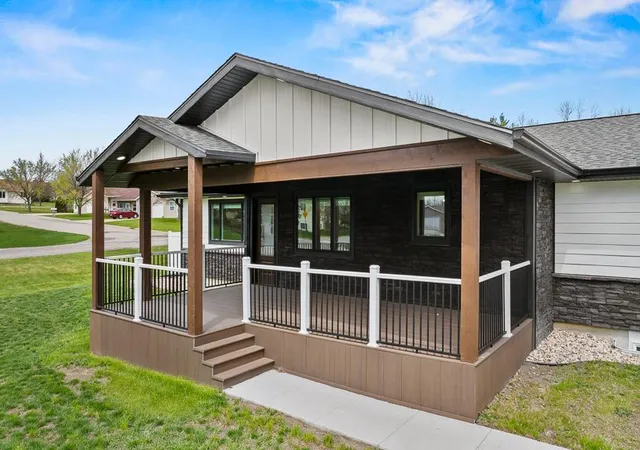 3rd image of 711 8Th St W, Clear Lake, SD 57226 | MLS# 7067765