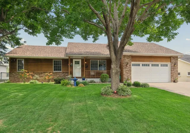 Homes for sale in Oakdale, MN | 5461 Golfview Ave N, Oakdale, MN 55128 | MLS# 7067864