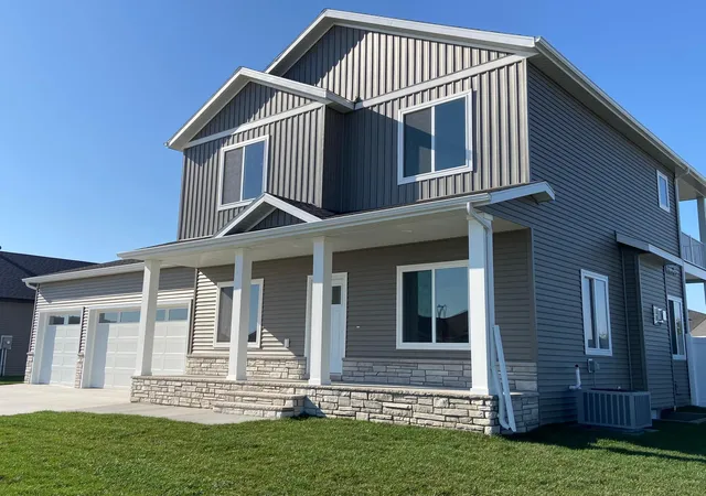 Homes for sale in Barnesville, MN | 110 19Th St Ne, Barnesville, MN 56514 | MLS# 7067907