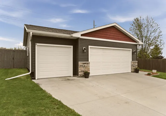 19th image of 635 Strafford Dr, Zumbrota, MN 55992 | MLS# 7067913