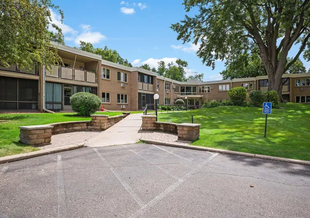 Homes for sale in Edina, MN | 4380 Brookside Ct #205, Edina, MN 55436 | MLS# 7067933