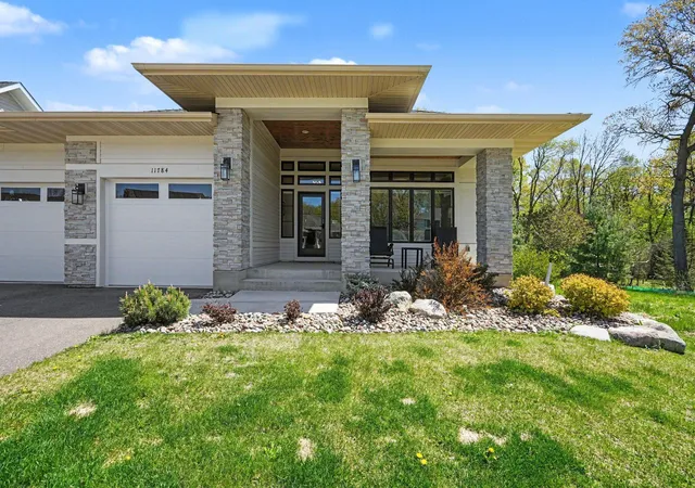 Photo 3 of Single family home for sale at 11784 Azure Ln, Inver Grove Heights, MN 55077 | MLS# 7068036 | Listing updated on 2026-09-21