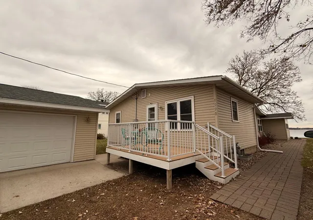 Photo 3 of Single family home for sale at 1590 W Lake Dr, Detroit Lakes, MN 56501 | MLS# 7068058 | Listing updated on 2026-09-02