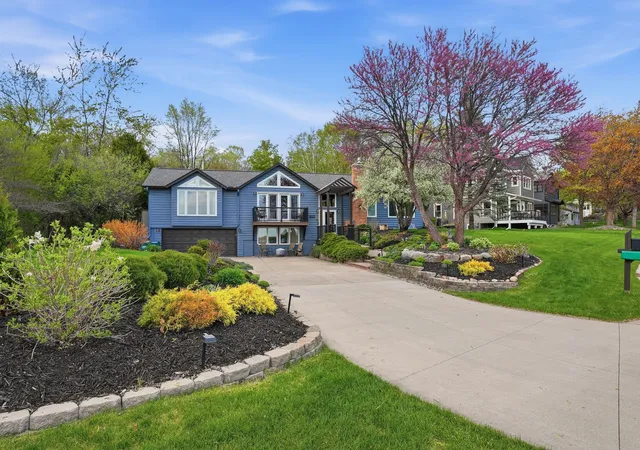 Photo 3 of Sale Pending at 10920 32nd Avenue N, Minneapolis, MN 55441 | MLS# 7068077 | Listing updated on 2026-07-03
