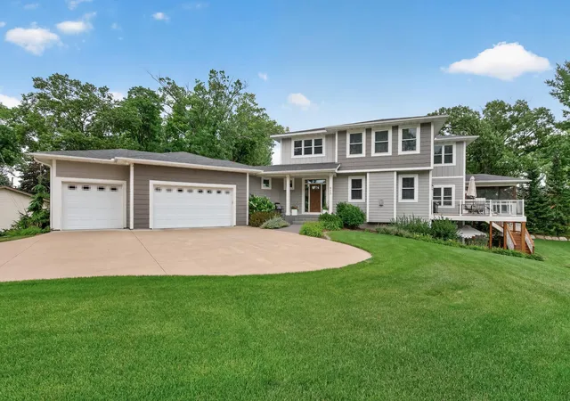 Photo 2 of Sale Pending at 400 E Horseshoe Dr, Saint Paul, MN 55126 | MLS# 7068153 | Listing updated on 2026-08-03