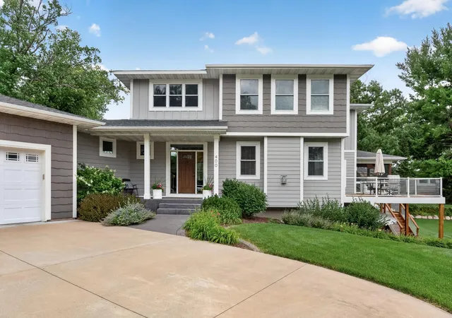 Photo 2 of Sale Pending at 400 E Horseshoe Dr, Saint Paul, MN 55126 | MLS# 7068153 | Listing updated on 2026-08-03