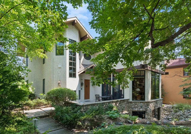 1st image of 721 Rice St E, Wayzata, MN 55391 | MLS# 7068170