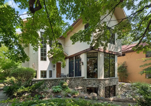 2nd image of 721 Rice St E, Wayzata, MN 55391 | MLS# 7068170