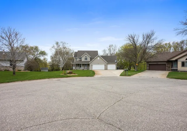 Homes for sale in Alexandria, MN | 1506 Mc Auliffe Pl Nw, Alexandria, MN 56308 | MLS# 7068230