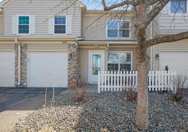 Homes for sale in Shoreview, MN | 1888 Wildflower Ct, Shoreview, MN 55126 | MLS# 7068234