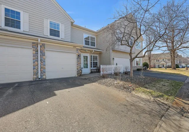 Homes for sale in Shoreview, MN | 1888 Wildflower Ct, Shoreview, MN 55126 | MLS# 7068234