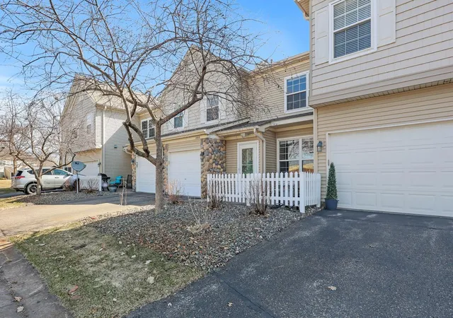 Homes for sale in Shoreview, MN | 1888 Wildflower Ct, Shoreview, MN 55126 | MLS# 7068234