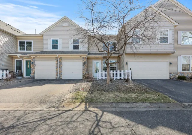 Homes for sale in Shoreview, MN | 1888 Wildflower Ct, Shoreview, MN 55126 | MLS# 7068234