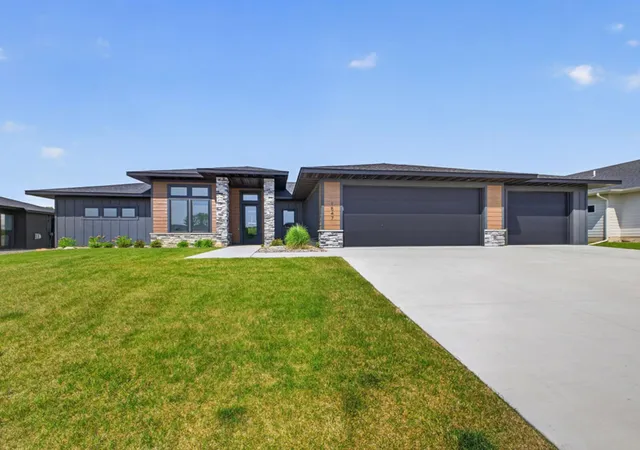 1st image of 1547 Shannon Oaks Blvd Ne, Rochester, MN 55906 | MLS# 7068265