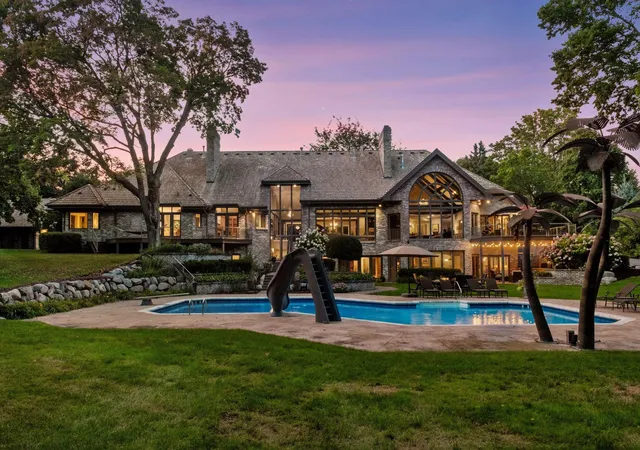 Photo 2 of Mansion for sale at 326 Ferndale Rd W, Wayzata, MN 55391 | MLS# 7068317 | Listing updated on 2026-09-02