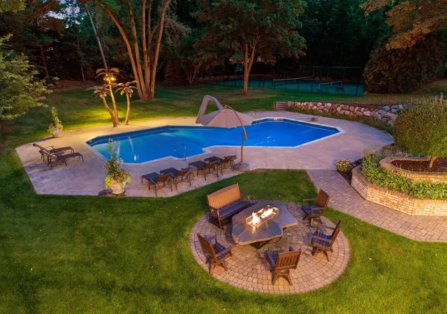 Photo 3 of Single family home for sale at 326 Ferndale Rd W, Wayzata, MN 55391 | MLS# 7068317 | Listing updated on 2026-09-02