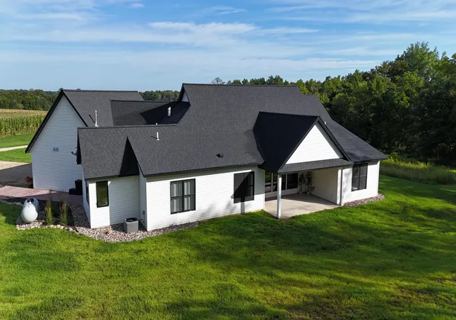 4th image of 9016 County Road 3 Nw, Oronoco, MN 55960 | MLS# 7068337