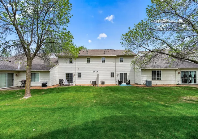 Homes for sale in Woodbury, MN | 7886 Forest Blvd #E, Woodbury, MN 55125 | MLS# 7068344