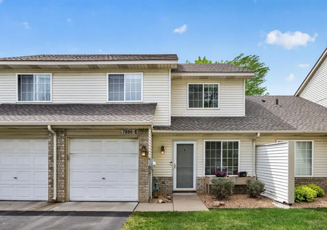Homes for sale in Woodbury, MN | 7886 Forest Blvd #E, Woodbury, MN 55125 | MLS# 7068344