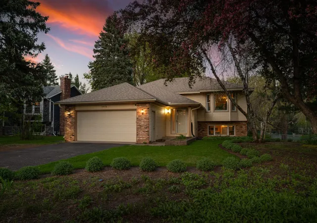 Homes for sale in Shoreview, MN | 5970 Pheasant Dr, Shoreview, MN 55126 | MLS# 7068355