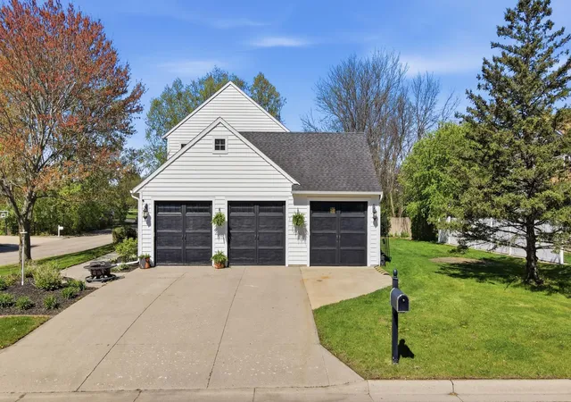 Photo 3 of Single family home for sale at 1280 Ridge Rd, Owatonna, MN 55060 | MLS# 7068423 | Listing updated on 2026-08-28