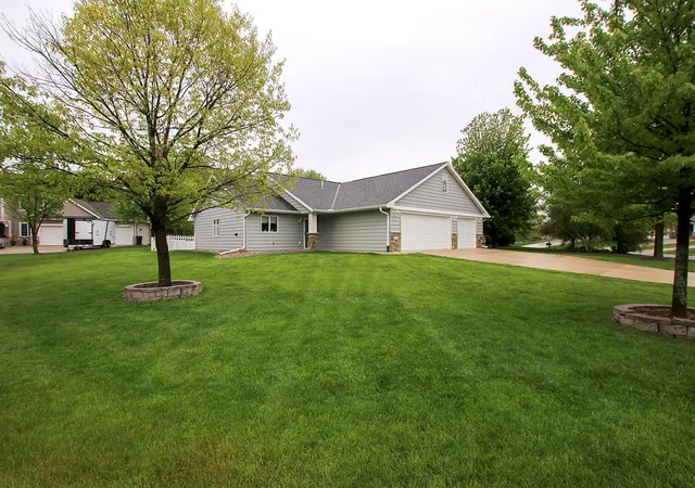 Photo 1 of Single family home for sale at 1367 Heritage Ave Nw, Hutchinson, MN 55350 | MLS# 7068425 | Listing updated on 2026-09-19