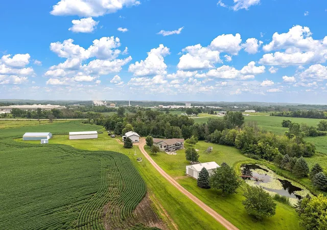 3rd image of 2312 Becker Trl, Faribault, MN 55021 | MLS# 7068432
