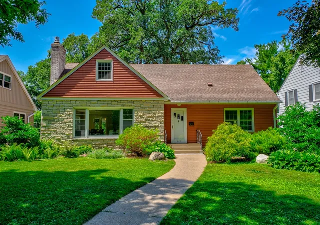 3rd image of 329 Stonebridge Blvd, Saint Paul, MN 55105 | MLS# 7068443