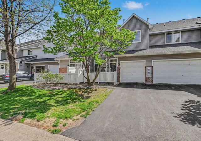 Homes for sale in Eden Prairie, MN | 17900 Cobblestone Wy, Eden Prairie, MN 55347 | MLS# 7068559