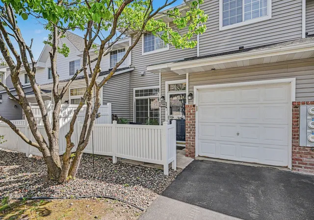Homes for sale in Eden Prairie, MN | 17900 Cobblestone Wy, Eden Prairie, MN 55347 | MLS# 7068559